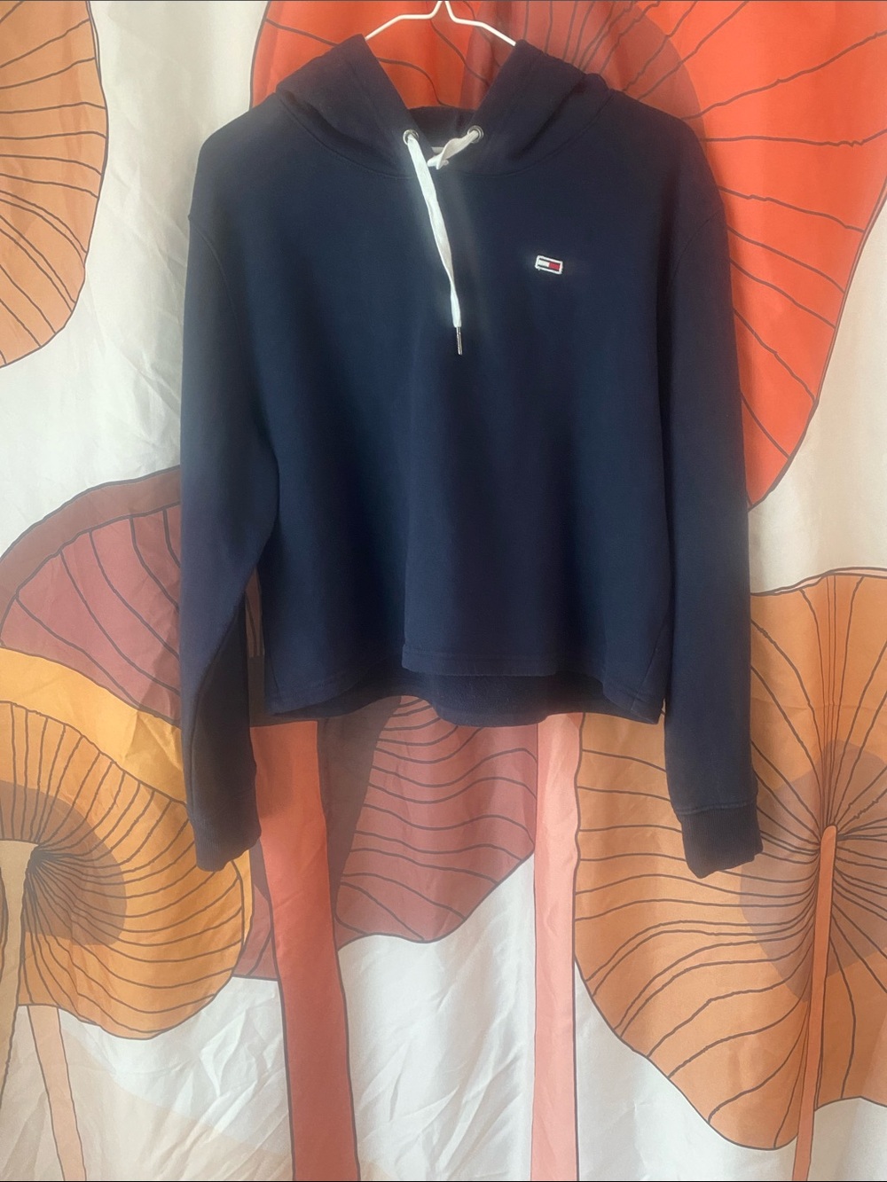 Tommy Hilfiger Cropped Pullover Hoodie with adjustable Drawstrings
